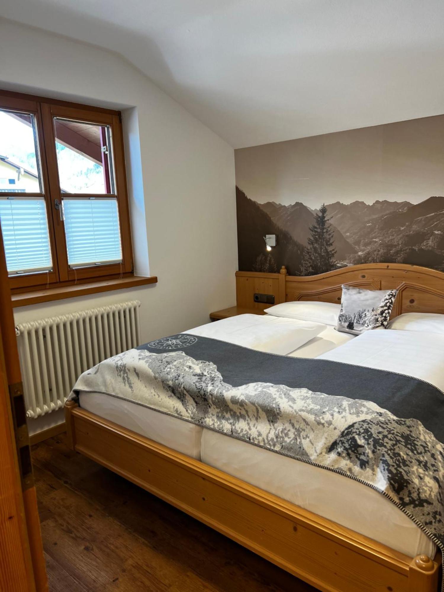 Engels Landhaus Oberstdorf Buitenkant foto