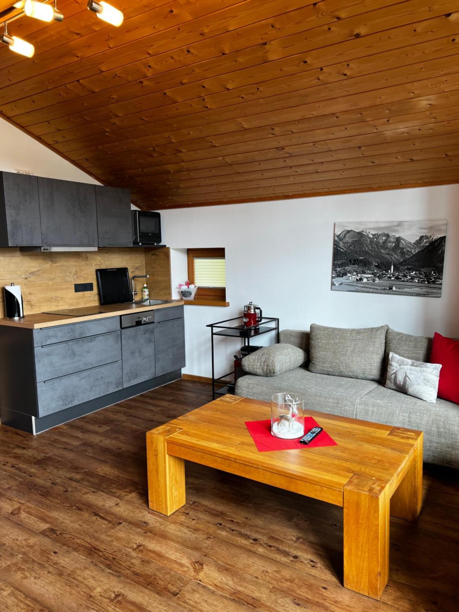 Engels Landhaus Oberstdorf Buitenkant foto