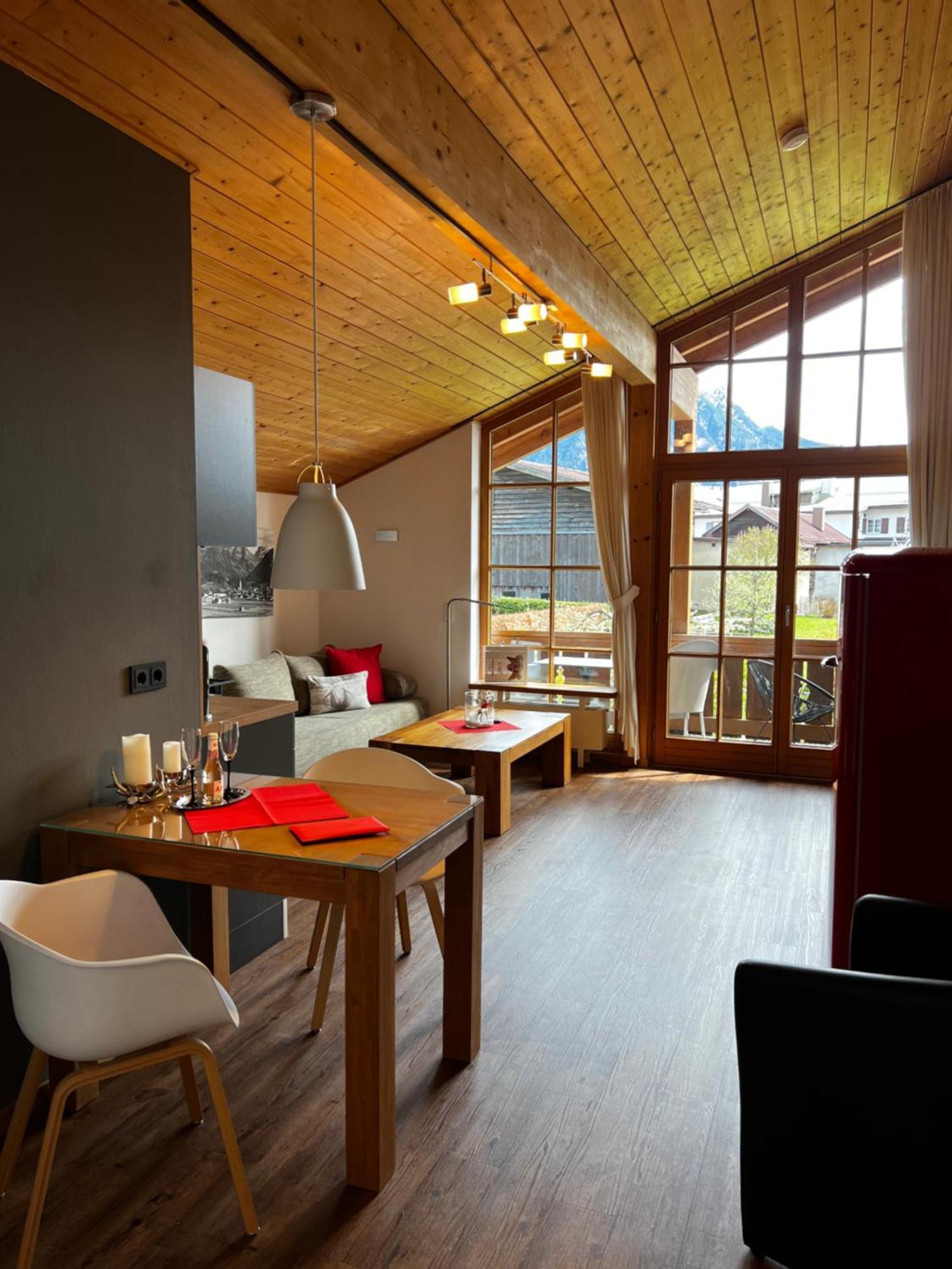 Engels Landhaus Oberstdorf Buitenkant foto