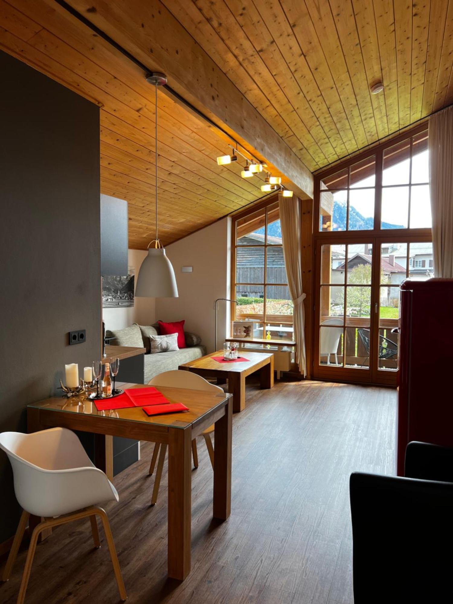 Engels Landhaus Oberstdorf Buitenkant foto