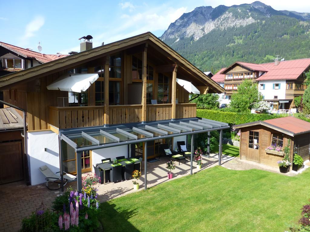 Engels Landhaus Oberstdorf Buitenkant foto